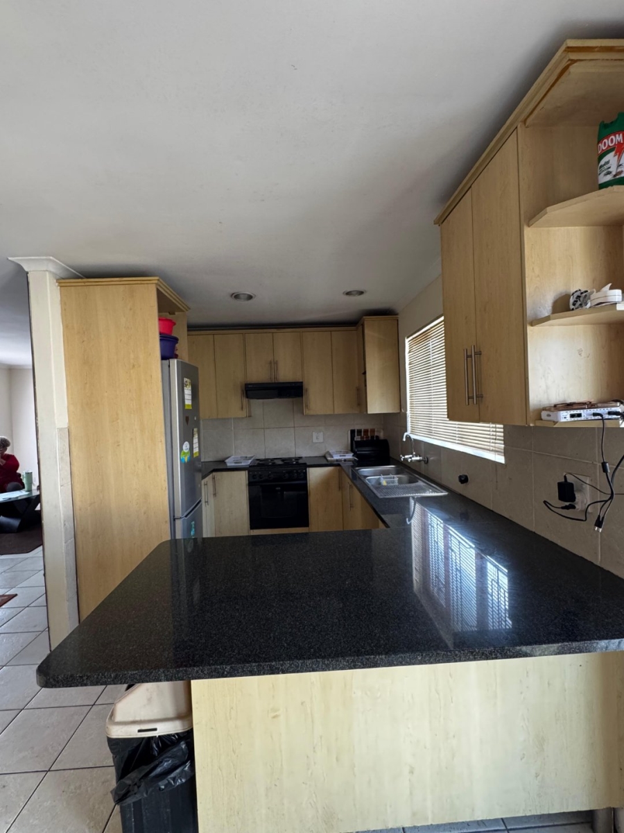 To Let 3 Bedroom Property for Rent in Tuscany Glen Western Cape